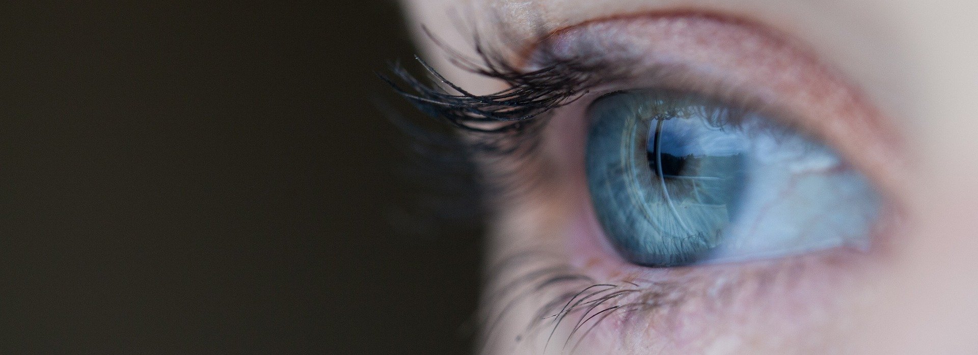 Чем опасны контактные линзы - мнение офтальмолога