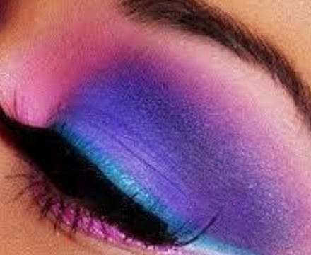 Фиолетовый цвет глаз