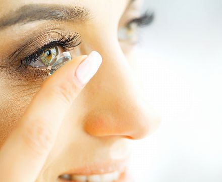 Контактные линзы: 5 способов избавиться от симптомов сухости глаз